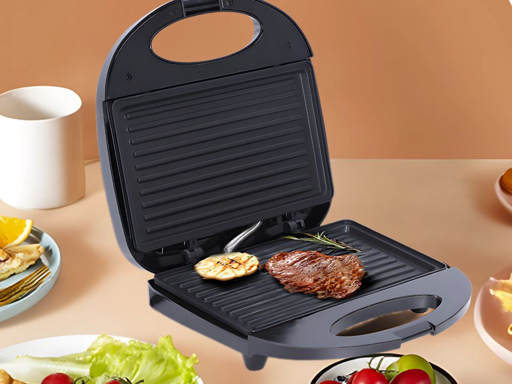 Prajitor de paine tip grill, 750W, suprafata antiaderenta, pentru sandwich-uri, panini si tortilla, negru